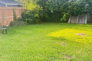 7909 Narcissus St, Houston, TX 77012 - Photo 13