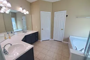 7610 Broken Oak Ln, Sugar Land, TX 77479 - Photo 15