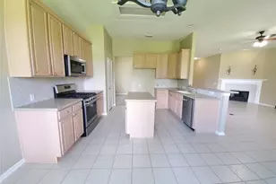 7610 Broken Oak Ln, Sugar Land, TX 77479 - Photo 9