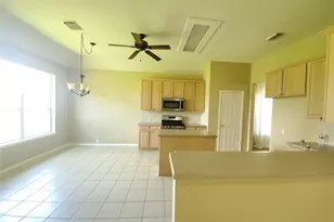 7610 Broken Oak Ln, Sugar Land, TX 77479 - Photo 11