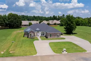 201 Silver Spur Dr, Lufkin, TX 75904 - Photo 3