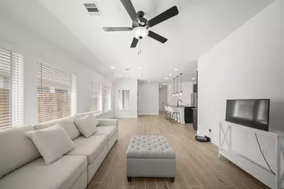 10111 Crescendo Way, Iowa Colony, TX 77583 - Photo 9