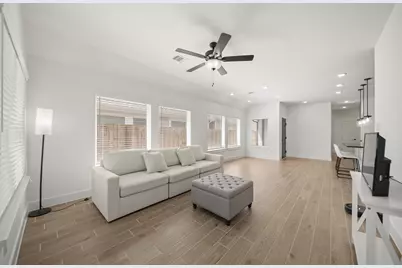 10111 Crescendo Way, Iowa Colony, TX 77583 - Photo 9