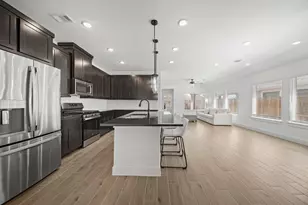 10111 Crescendo Wy, Iowa Colony, TX 77583 - Photo 5