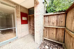 4639 Wild Indigo St, Houston, TX 77027 - Photo 11