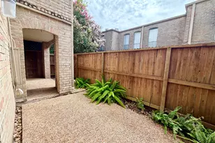 4639 Wild Indigo St, Houston, TX 77027 - Photo 9