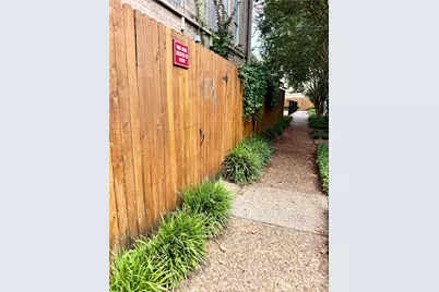4639 Wild Indigo Street #463, Houston, TX 77027 - Photo 3