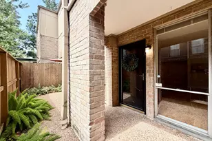4639 Wild Indigo St, Houston, TX 77027 - Photo 11