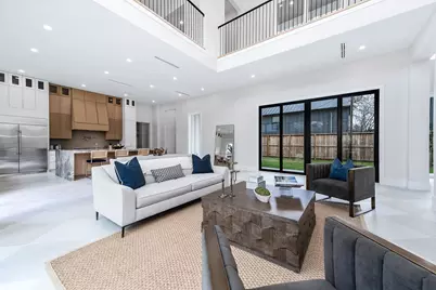 408 W 30th Street, Houston, TX 77018 - Photo 11