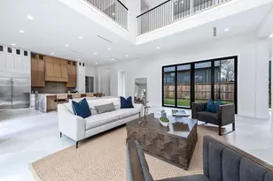 408 W 30th St, Houston, TX 77018 - Photo 11