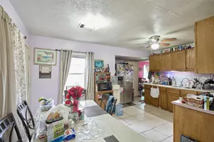 1629 Demaree Ln, Houston, TX 77029 - Photo 9