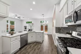 71 W Honey Grove Pl, The Woodlands, TX 77382 - Photo 13