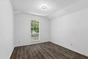 71 W Honey Grove Pl, The Woodlands, TX 77382 - Photo 25