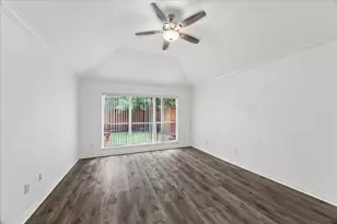 71 W Honey Grove Pl, The Woodlands, TX 77382 - Photo 17