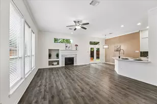 71 W Honey Grove Pl, The Woodlands, TX 77382 - Photo 5