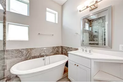 715 Algona Avenue, Houston, TX 77008 - Photo 33
