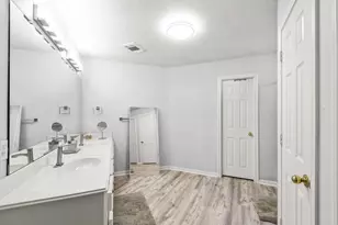 222 Doncaster St, Conroe, TX 77303 - Photo 17