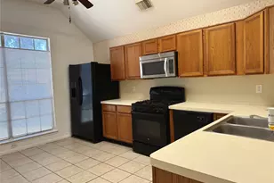 9035 Waving Fields Dr, Houston, TX 77064 - Photo 5
