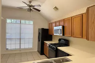 9035 Waving Fields Dr, Houston, TX 77064 - Photo 3