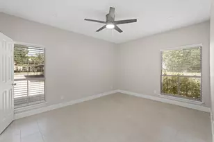 2300 Augusta Dr, Houston, TX 77057 - Photo 11