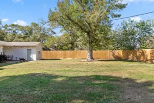 804 Peach St, El Campo, TX 77437 - Photo 39