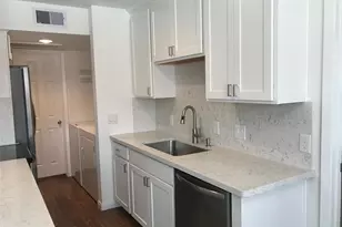 2750 Holly Hall St, Houston, TX 77054 - Photo 7