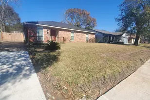 15414 W Hampton Cir, Houston, TX 77071 - Photo 3