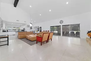 8808 Wateka Dr, Houston, TX 77074 - Photo 9