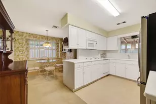 1746 Nocturne Ln, Houston, TX 77043 - Photo 9