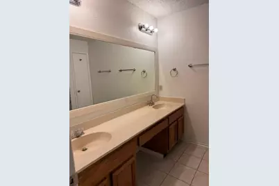 11323 Mulholland Dr, Stafford, TX 77477 - Photo 7