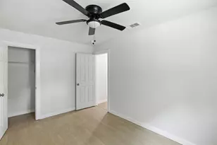 8414 Schiro Rd, Hitchcock, TX 77563 - Photo 29