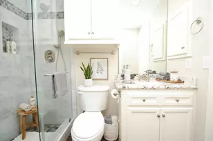 562 Bomar St, Houston, TX 77006 - Photo 17