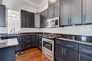 1124 W Dallas St, Houston, TX 77019 - Photo 9