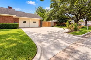 3102 Newcastle Dr, Houston, TX 77027 - Photo 23
