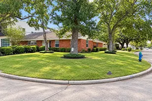 3102 Newcastle Dr, Houston, TX 77027 - Photo 1