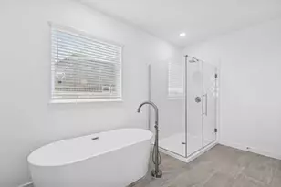 12906 Old Fashion Cir, Mont Belvieu, TX 77535 - Photo 9