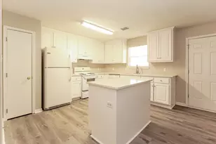 16360 Hidden River Ct, Conroe, TX 77302 - Photo 7