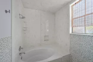 2423 Nantucket Dr, Houston, TX 77057 - Photo 21