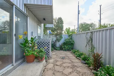 2811 Crawford Street, Houston, TX 77004 - Photo 3