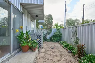 2811 Crawford St, Houston, TX 77004 - Photo 3