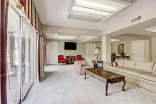 7555 Katy Fwy Freeway, Houston, TX 77024 - Photo 29