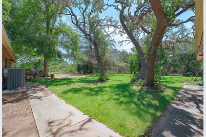 104 Braeburn Circle, Kerrville, TX 78028 - Photo 27