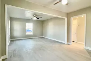 5220 E Parkway Dr, Beaumont, TX 77705 - Photo 9
