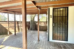 5220 E Parkway Dr, Beaumont, TX 77705 - Photo 3