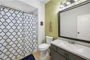 2635 Shady Acres Ct, Houston, TX 77008 - Photo 17