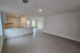 9214 Speckled Trout Dr, Baytown, TX 77521 - Photo 5