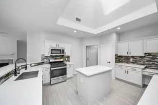 8322 Adler Lake Dr, Houston, TX 77083 - Photo 15