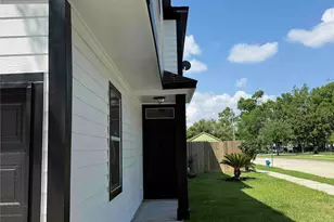 16555 Pentonshire Ln, Houston, TX 77090 - Photo 3