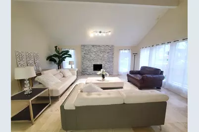 2810 Arrowhead Drive, Sugar Land, TX 77479 - Photo 3