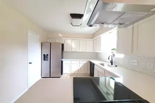 2810 Arrowhead Dr, Sugar Land, TX 77479 - Photo 13
